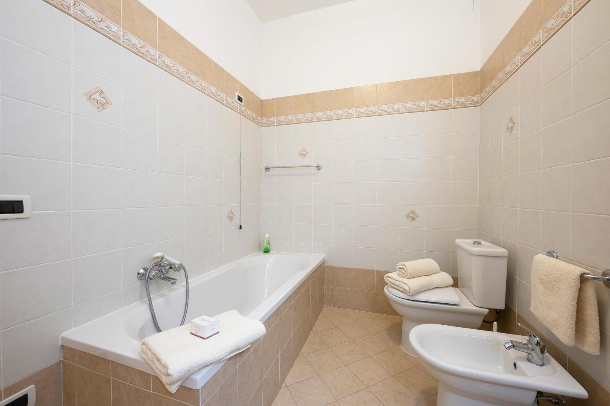 Angela -Terrace & Beautiful View Lake - Happy Rentals Toscolano Maderno Exterior photo